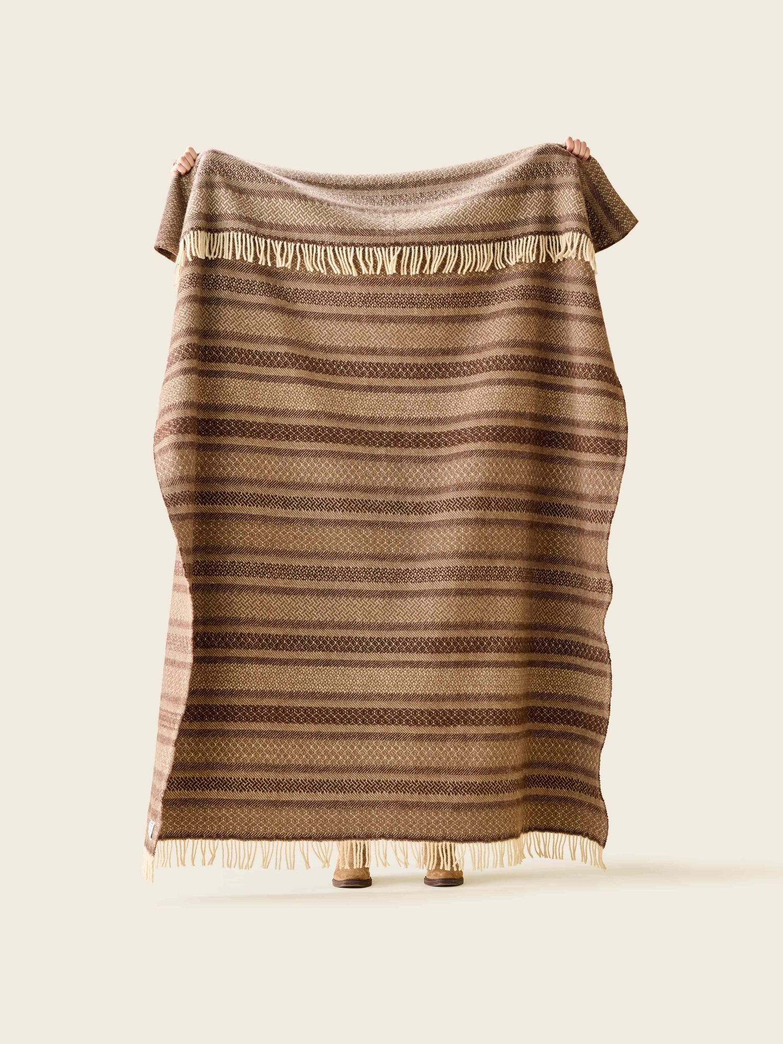 Plaid Laine Basque Chocolat thumbnail 3