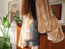 LE PLAID BEIGE : UNE VALEUR SÛRE !