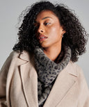plastron fourrure leopard gris